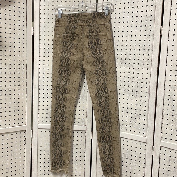 Zara - Picture 4 of 8